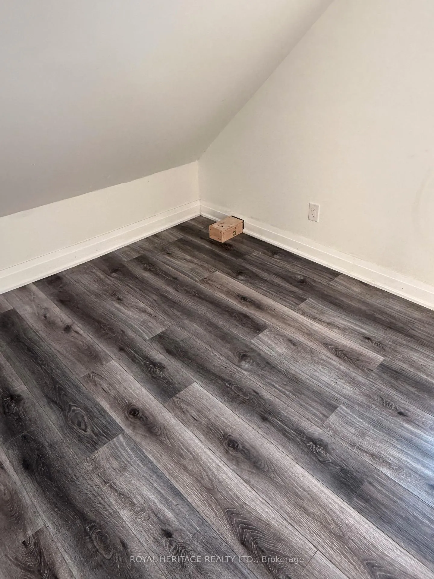 Photo 22 of 293 Louis Avenue, Windsor — HOMEH