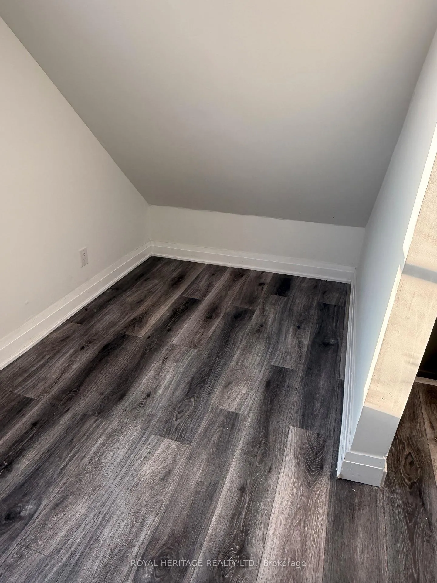 Photo 23 of 293 Louis Avenue, Windsor — HOMEH
