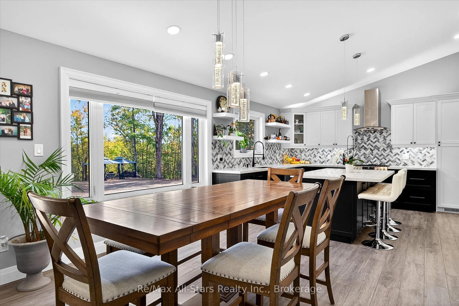 Photo 6 of 9 Lytle Lane, Kawartha Lakes, Bexley — HOMEH