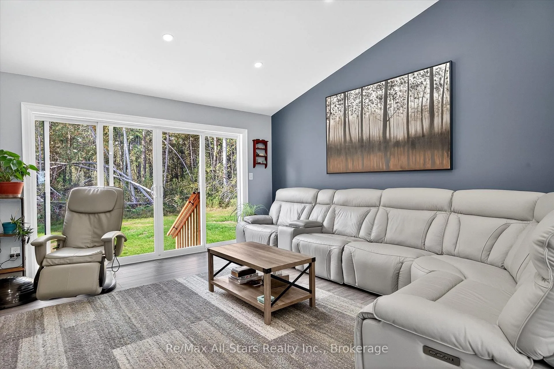 Photo 16 of 9 Lytle Lane, Kawartha Lakes, Bexley — HOMEH