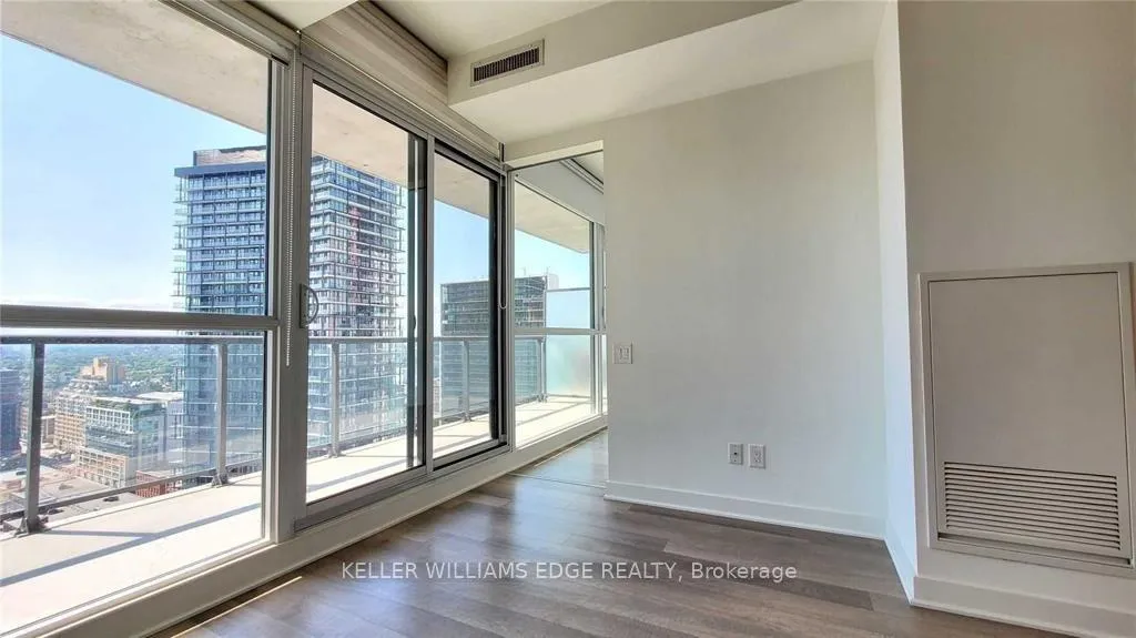 Photo 4 of Unit 3602, 290 Adelaide Street W, Toronto, Waterfront Communities — HOMEH