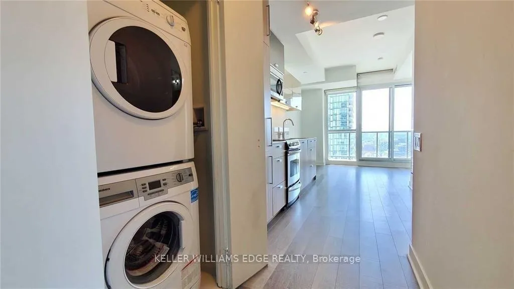 Photo 8 of Unit 3602, 290 Adelaide Street W, Toronto, Waterfront Communities — HOMEH
