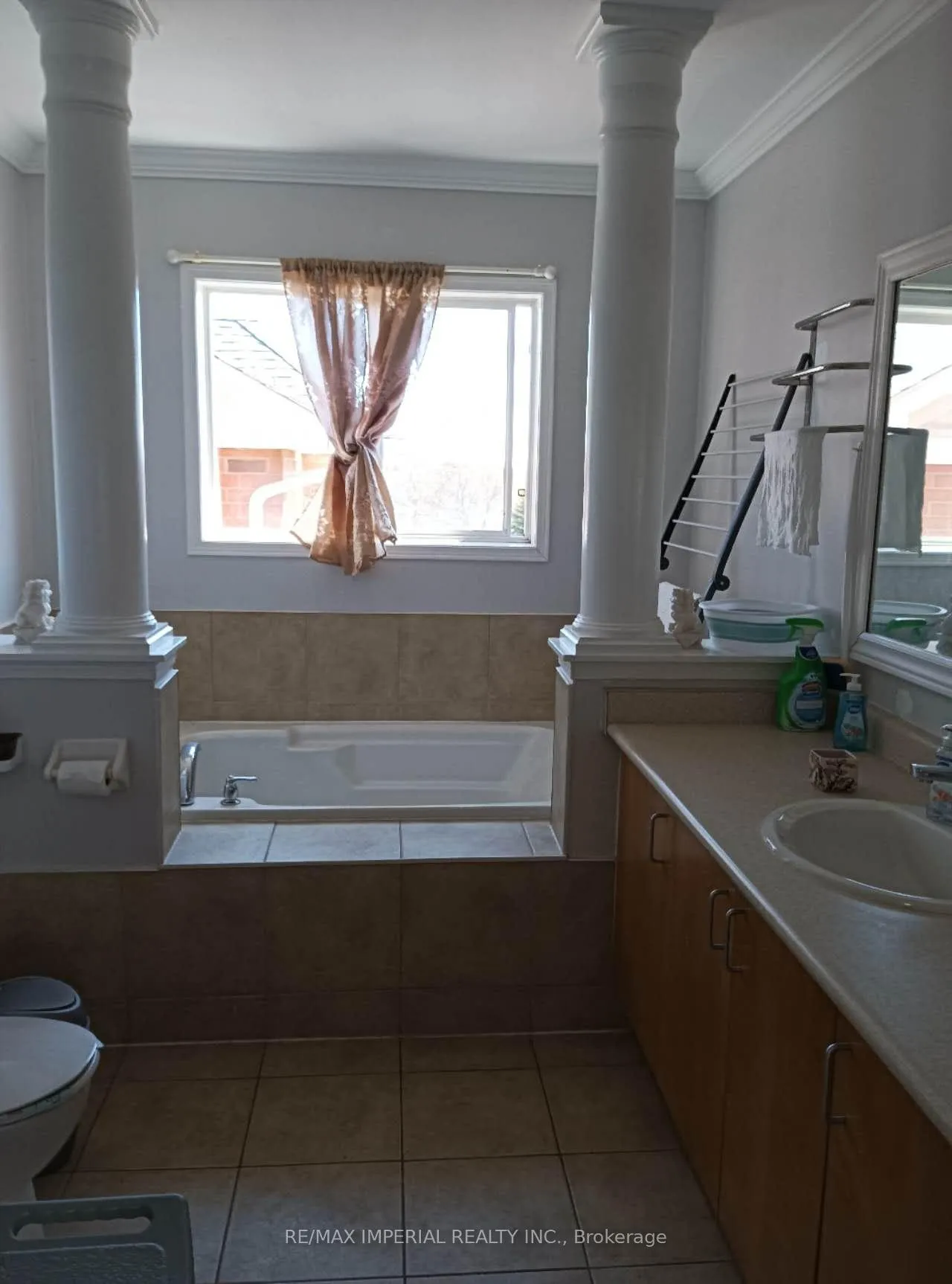 Photo 7 of 1599 Coldstream Drive, Oshawa, Taunton — HOMEH