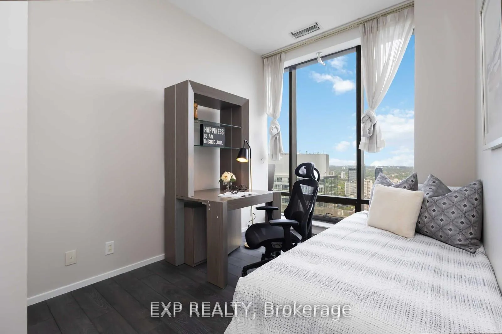 Photo 17 of Unit 4601, 5 St. Joseph Street, Toronto, Bay Street Corridor — HOMEH