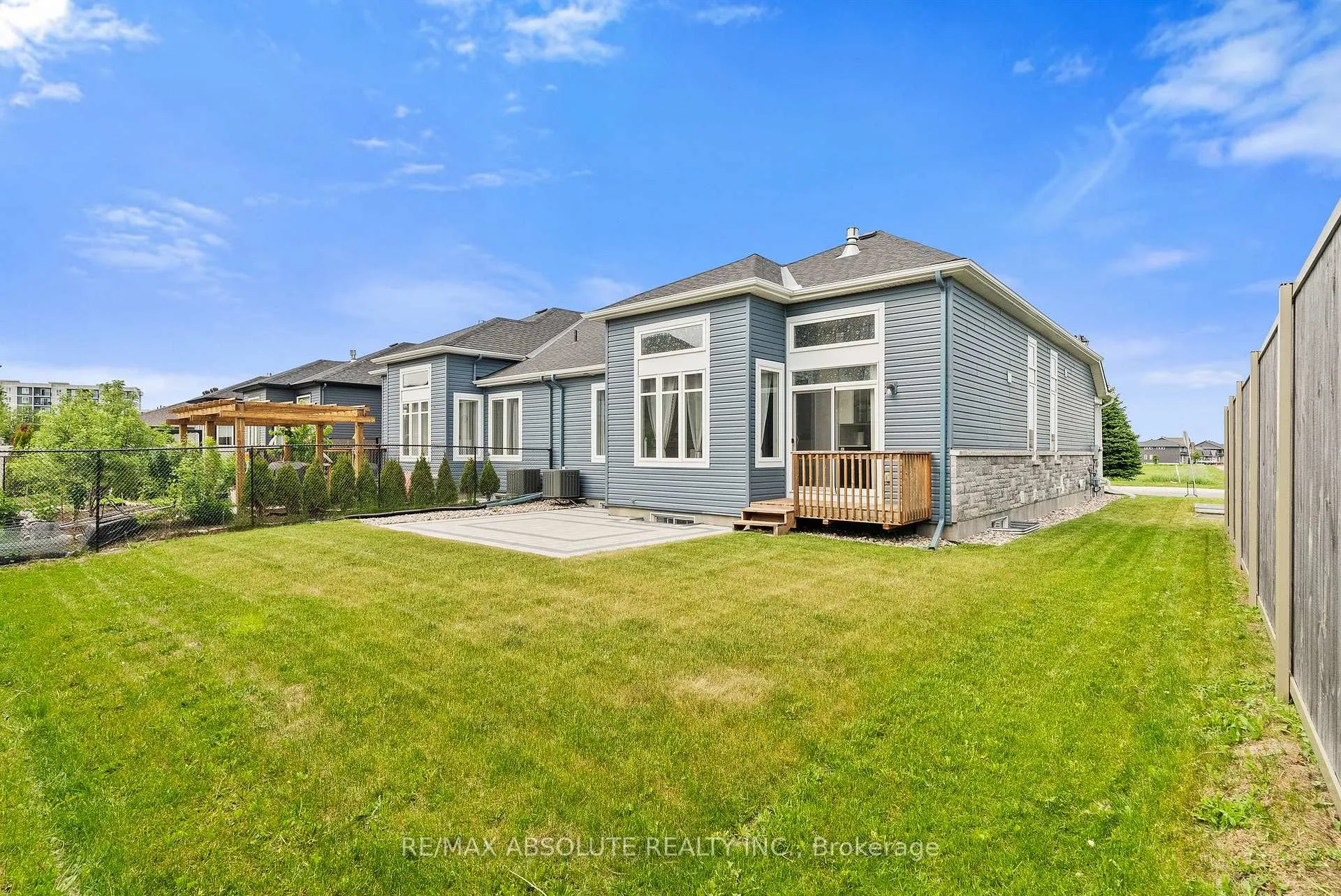 Photo 37 of 231 Shinny Avenue, Ottawa, Kanata - Emerald Meadows/Trailwest — HOMEH