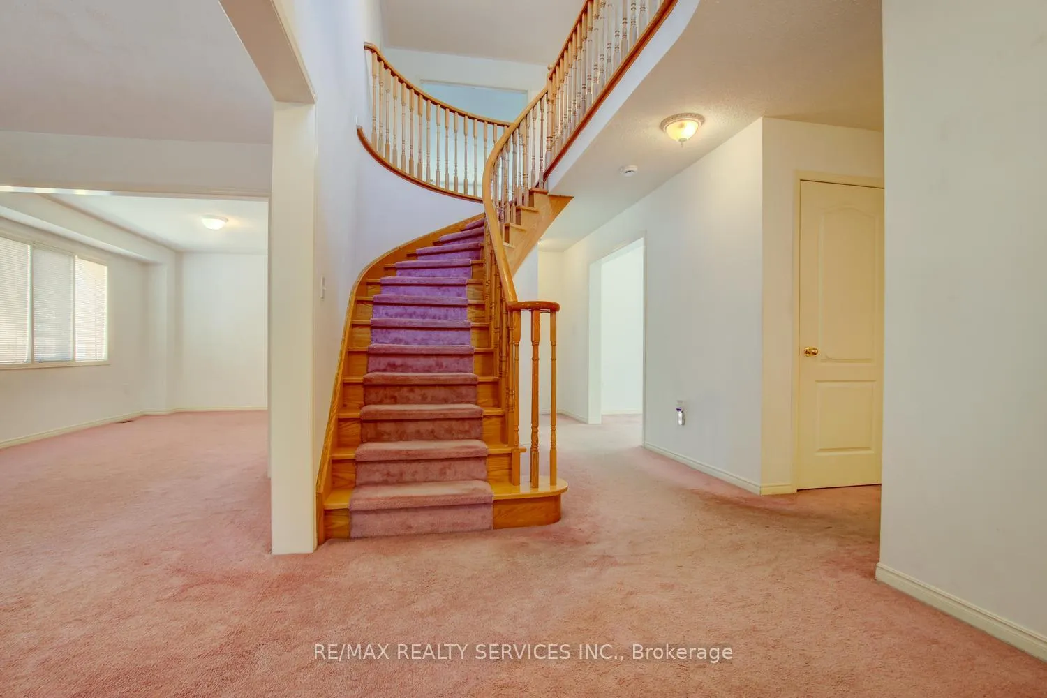 Photo 4 of 101 Softneedle Avenue, Brampton, Sandringham-Wellington — HOMEH