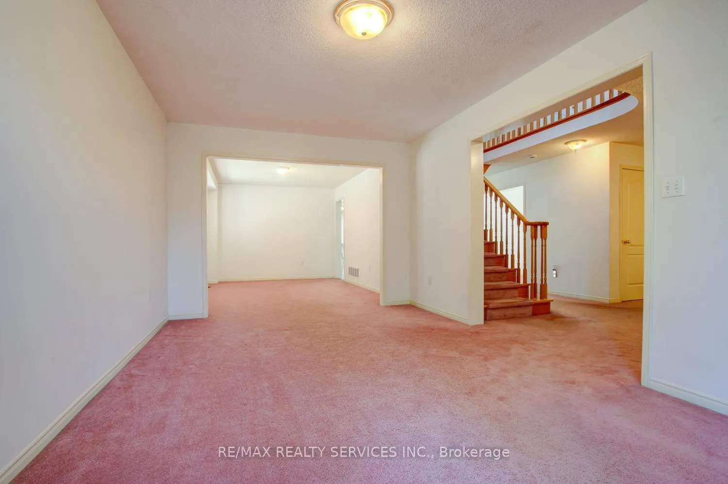 Photo 6 of 101 Softneedle Avenue, Brampton, Sandringham-Wellington — HOMEH
