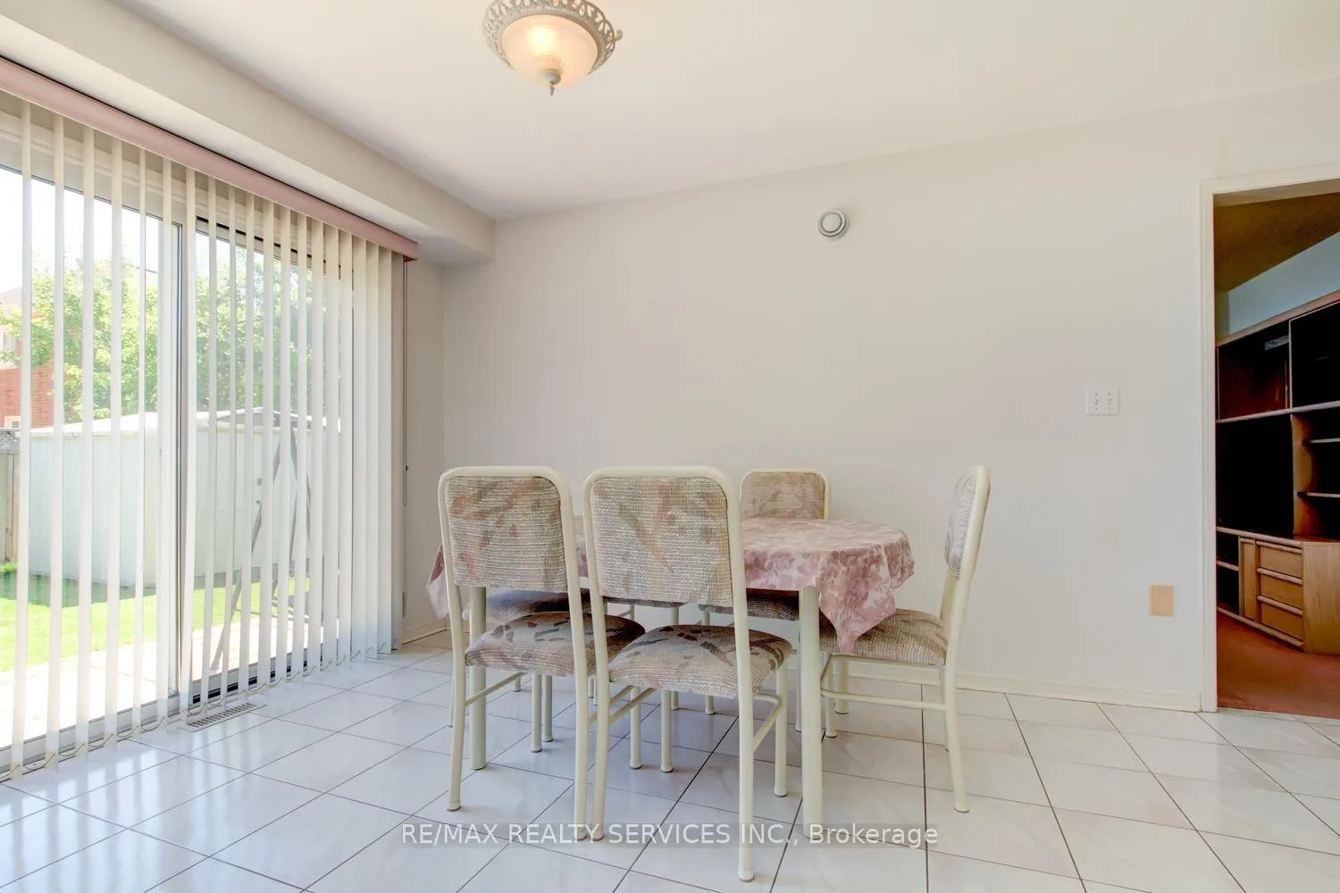 Photo 10 of 101 Softneedle Avenue, Brampton, Sandringham-Wellington — HOMEH