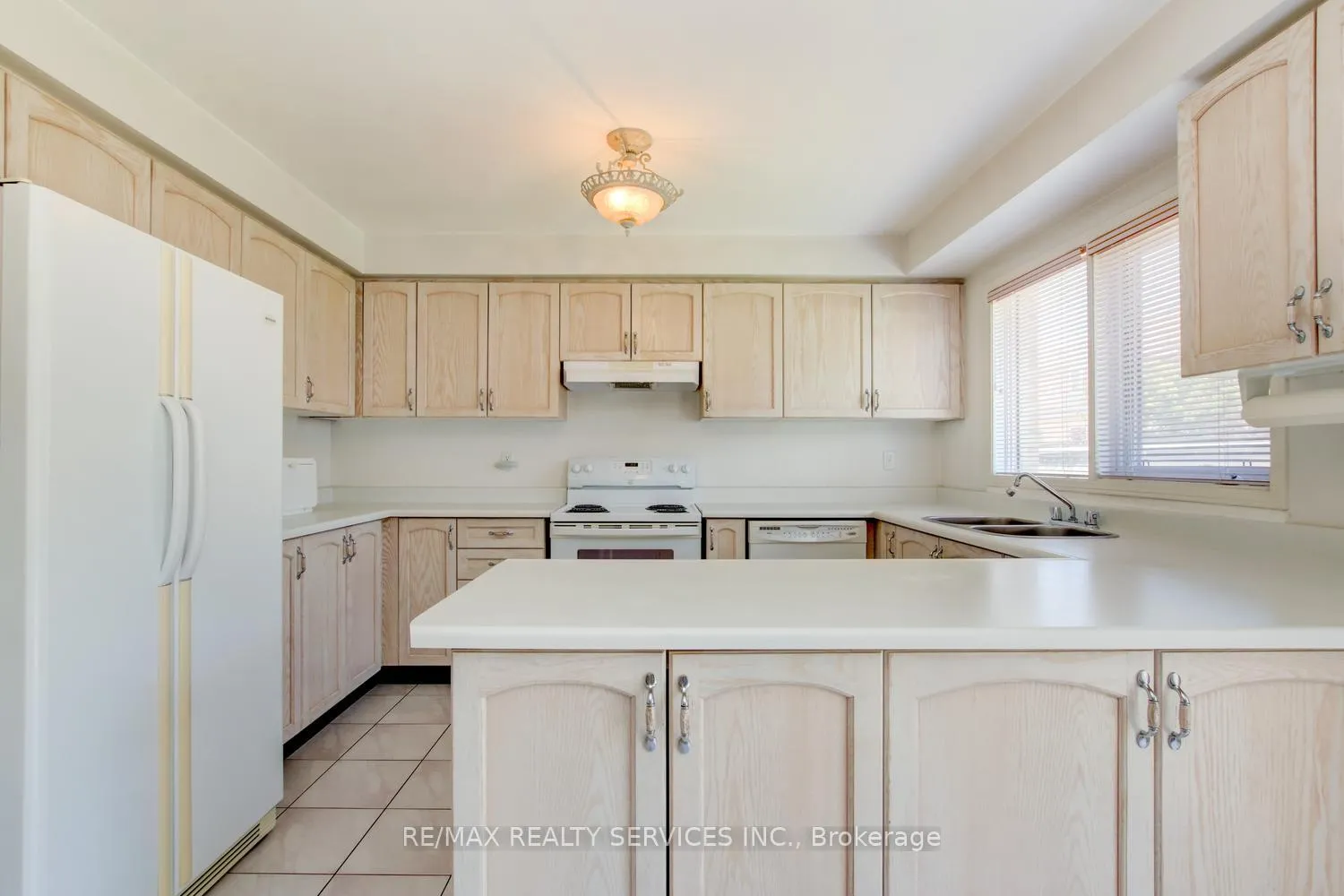Photo 17 of 101 Softneedle Avenue, Brampton, Sandringham-Wellington — HOMEH