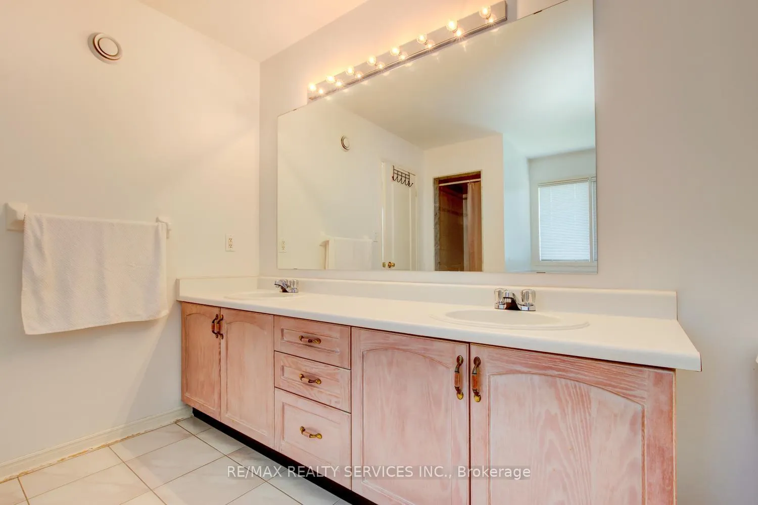 Photo 34 of 101 Softneedle Avenue, Brampton, Sandringham-Wellington — HOMEH