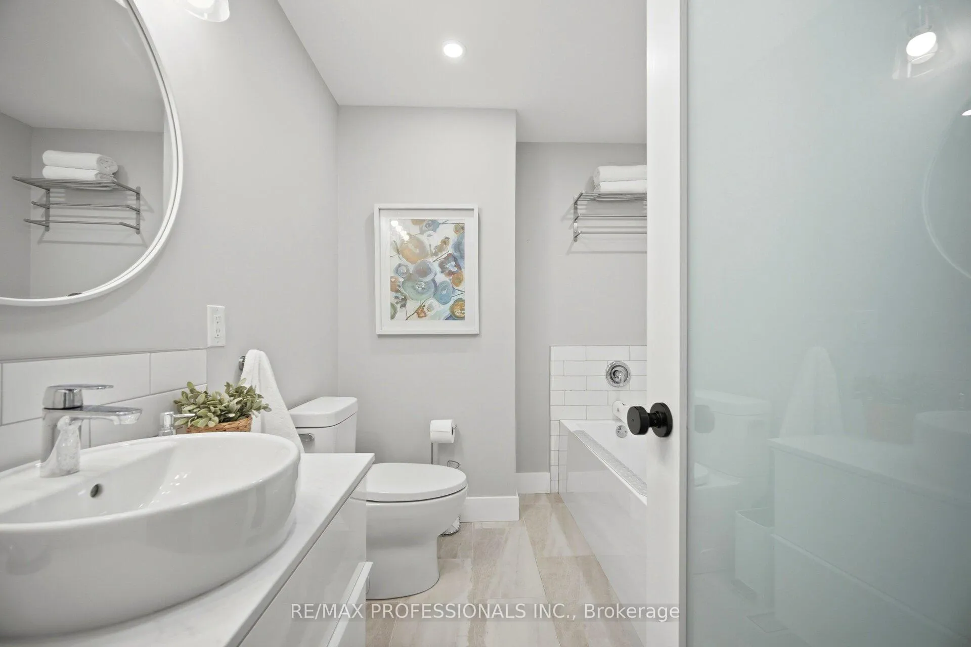 Photo 27 of 8 Markland Drive, Etobicoke, Markland Wood — HOMEH