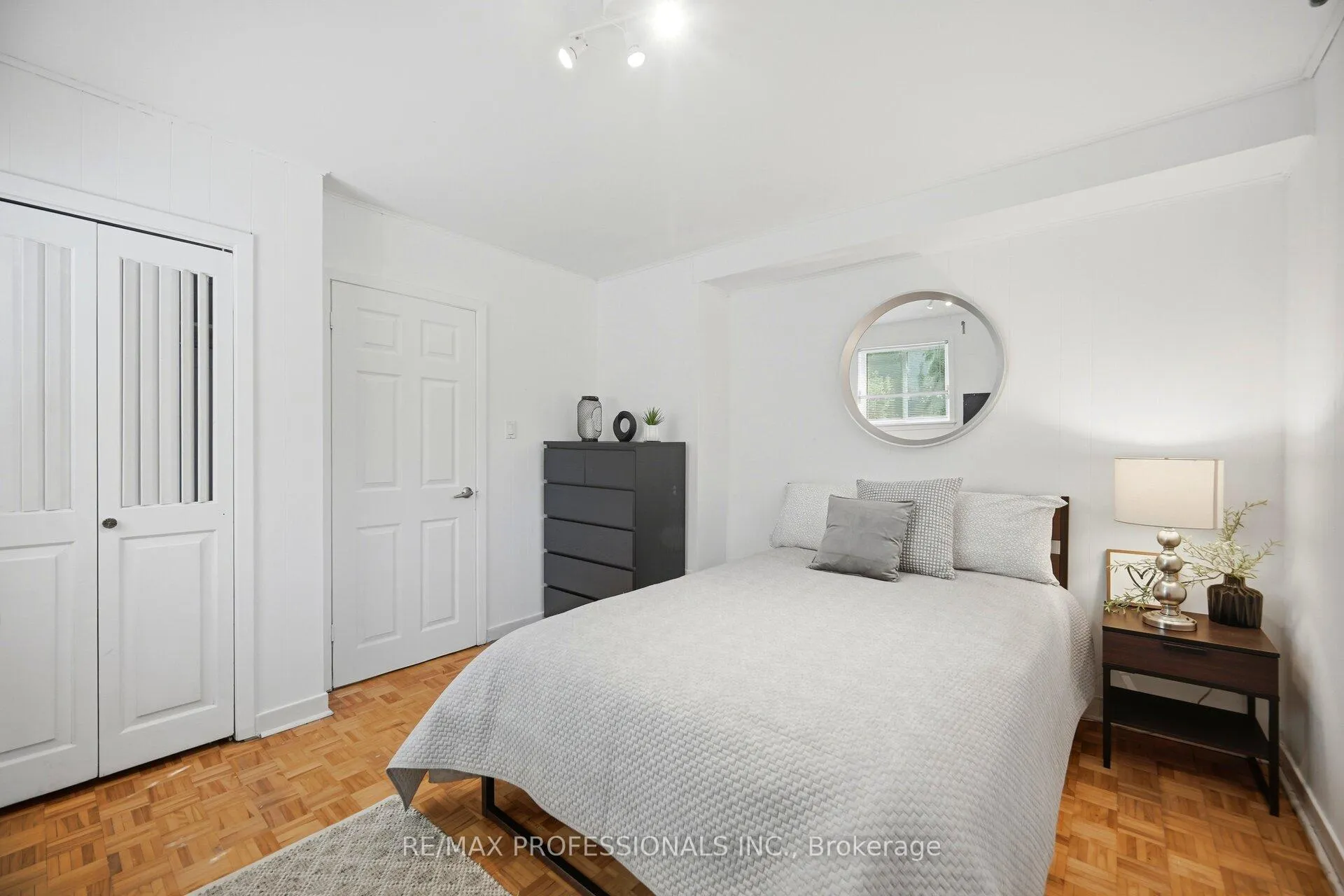 Photo 30 of 8 Markland Drive, Etobicoke, Markland Wood — HOMEH