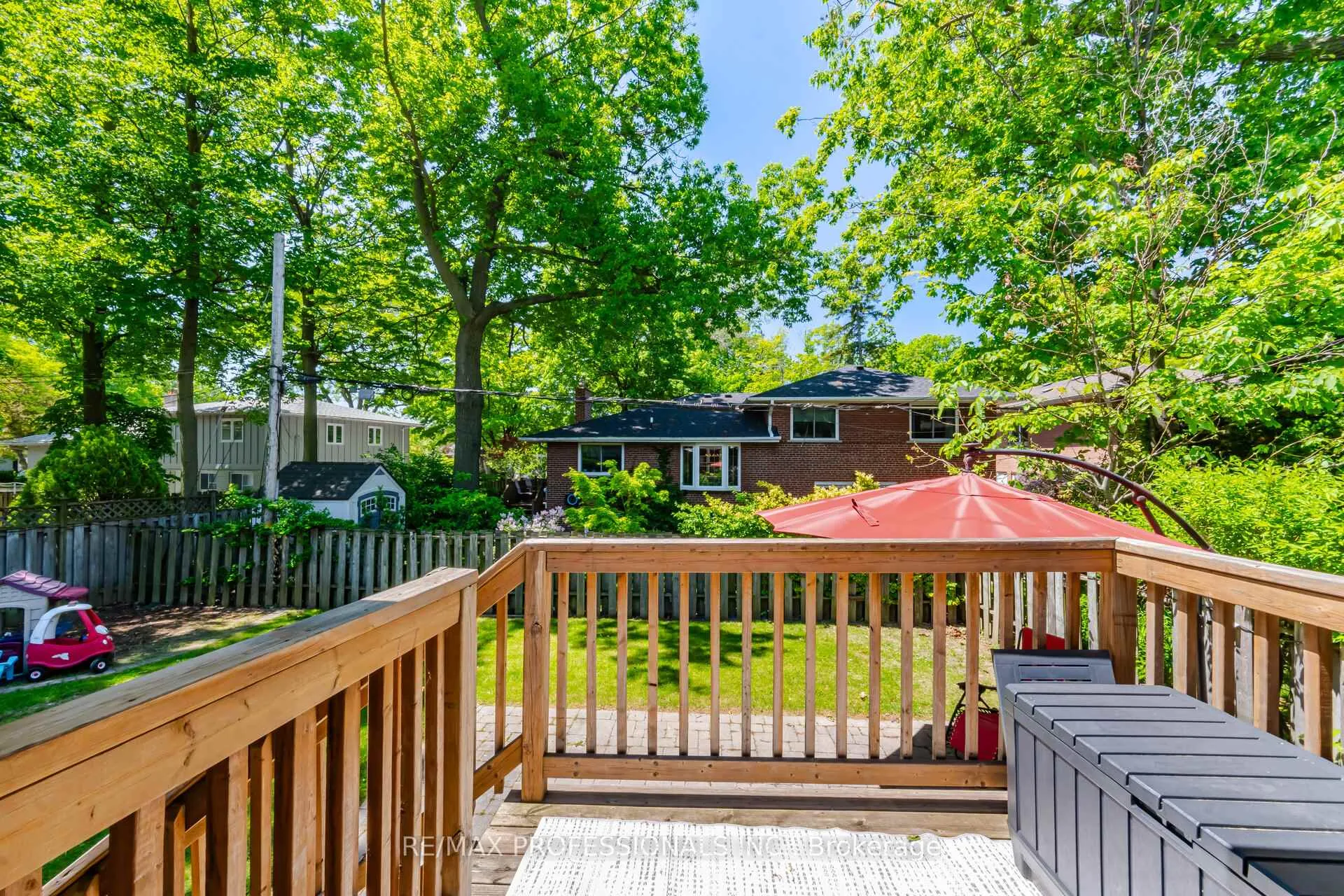 Photo 38 of 8 Markland Drive, Etobicoke, Markland Wood — HOMEH