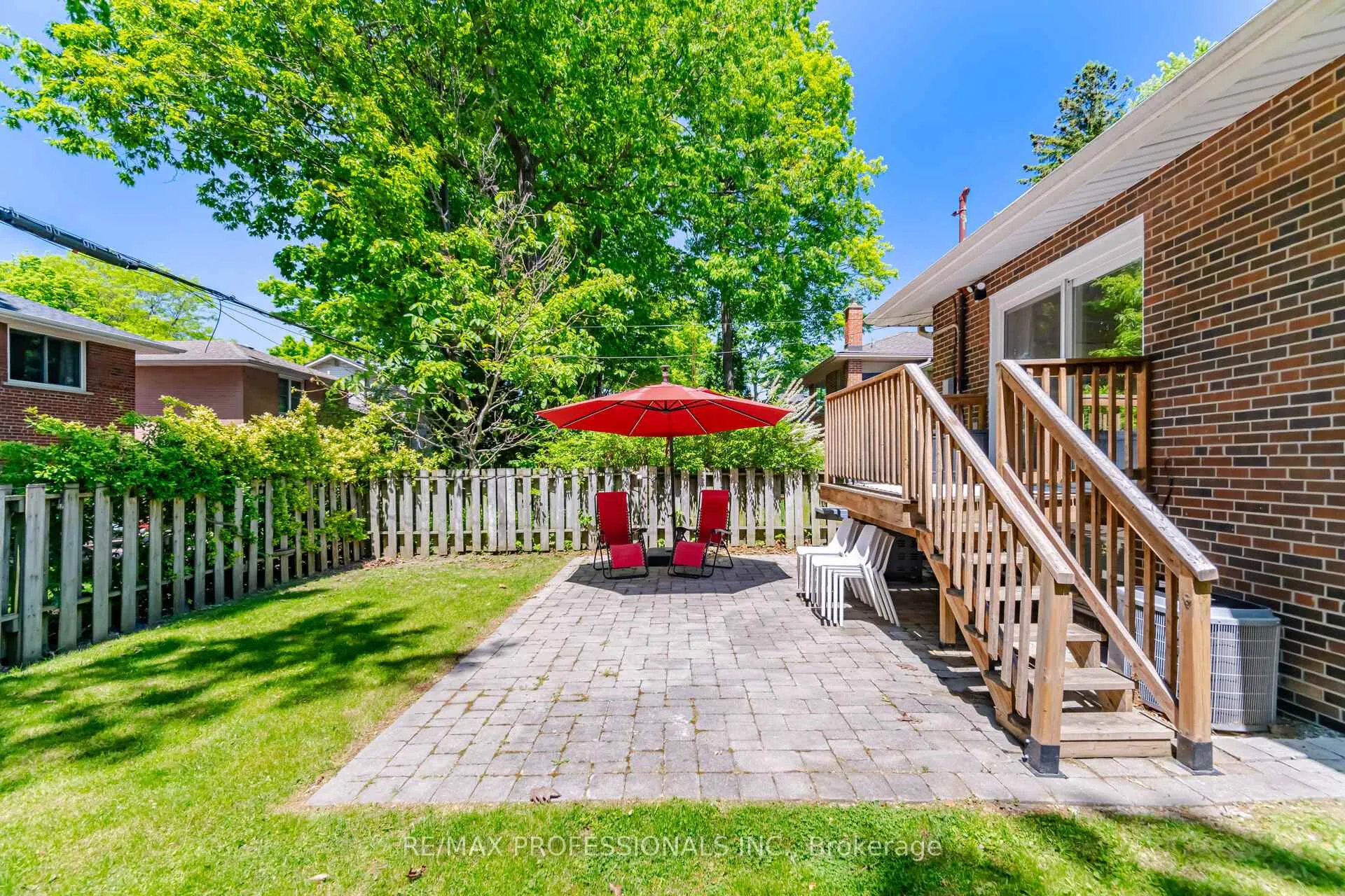 Photo 40 of 8 Markland Drive, Etobicoke, Markland Wood — HOMEH