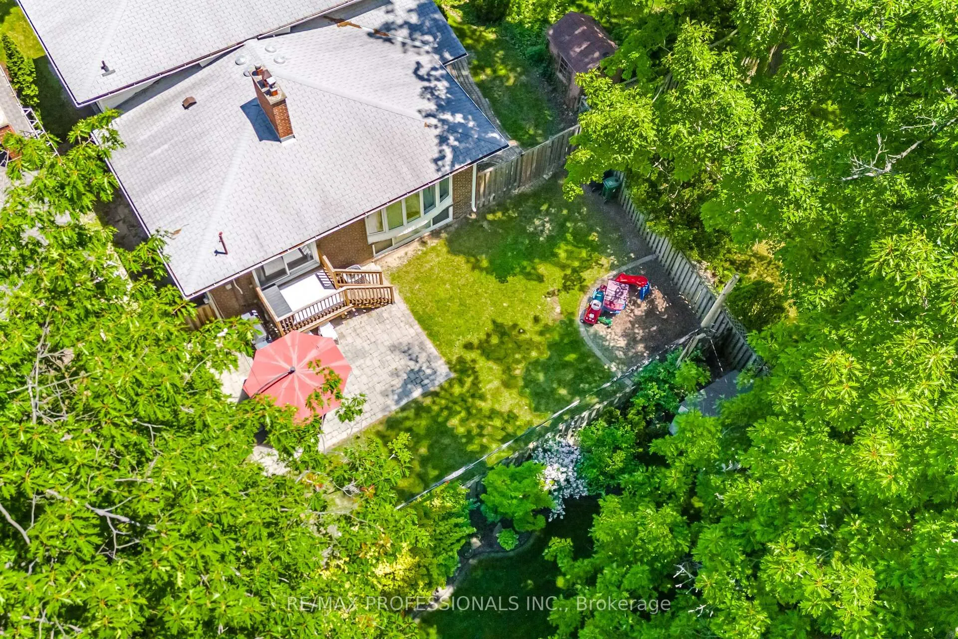 Photo 46 of 8 Markland Drive, Etobicoke, Markland Wood — HOMEH