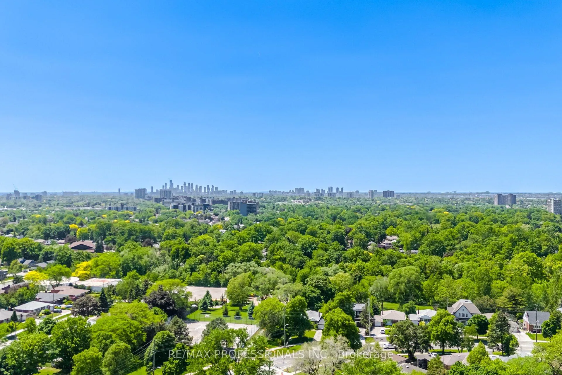 Photo 49 of 8 Markland Drive, Etobicoke, Markland Wood — HOMEH
