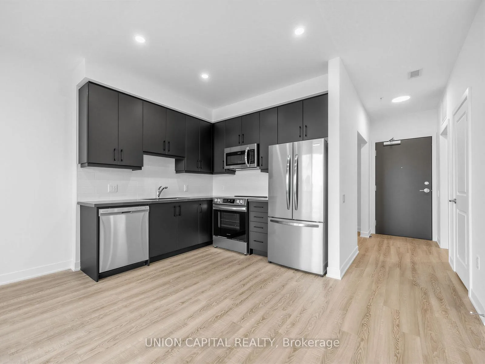 Photo 5 of Unit 410, 385 Arctic Red Drive, Oshawa, Windfields — HOMEH