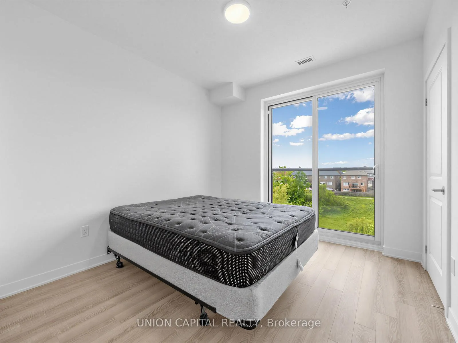 Photo 9 of Unit 410, 385 Arctic Red Drive, Oshawa, Windfields — HOMEH