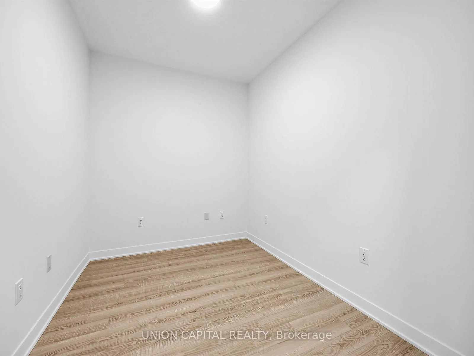 Photo 11 of Unit 410, 385 Arctic Red Drive, Oshawa, Windfields — HOMEH