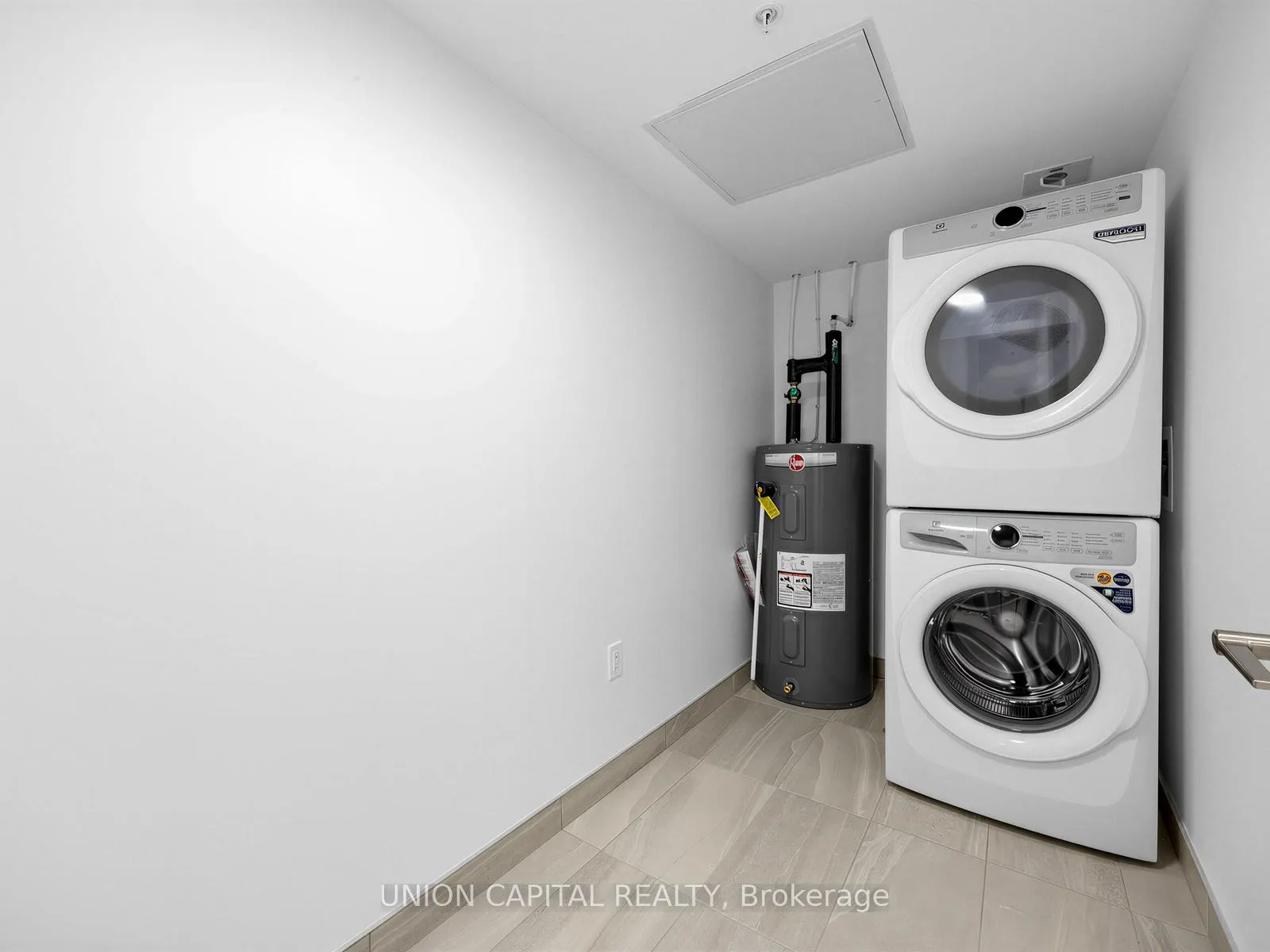 Photo 12 of Unit 410, 385 Arctic Red Drive, Oshawa, Windfields — HOMEH