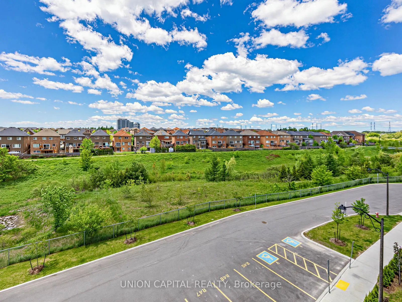 Photo 14 of Unit 410, 385 Arctic Red Drive, Oshawa, Windfields — HOMEH