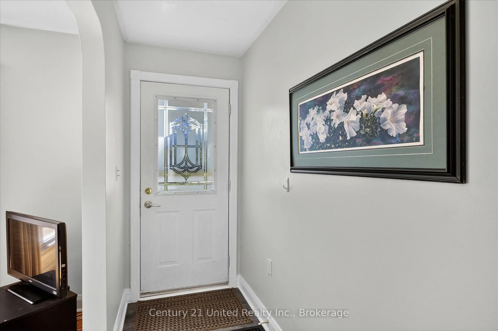 Photo 7 of 818 Rishor Crescent, Peterborough, Northcrest Ward 5 — HOMEH