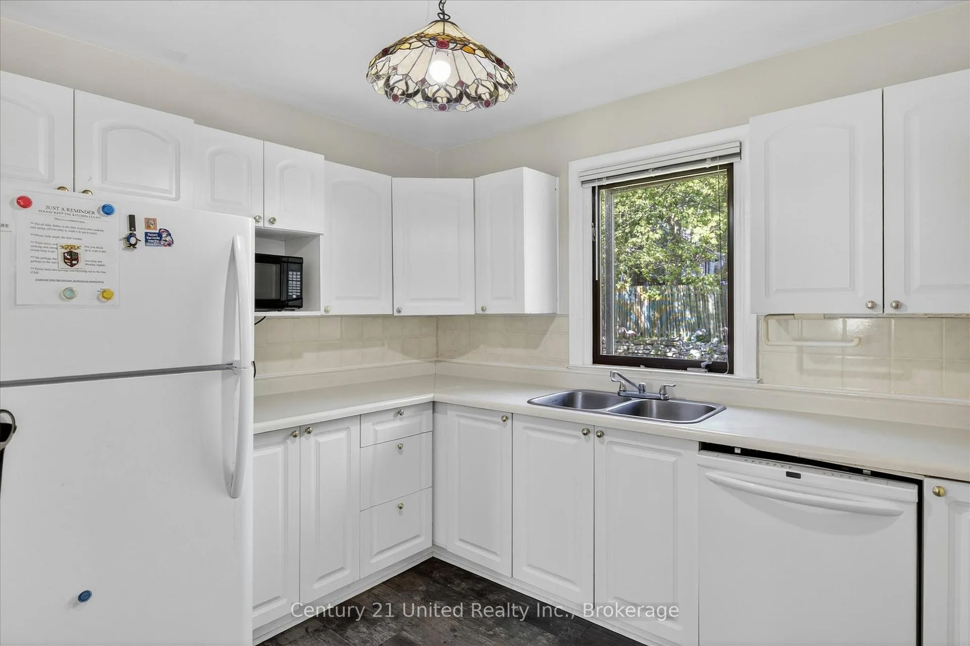 Photo 15 of 818 Rishor Crescent, Peterborough, Northcrest Ward 5 — HOMEH