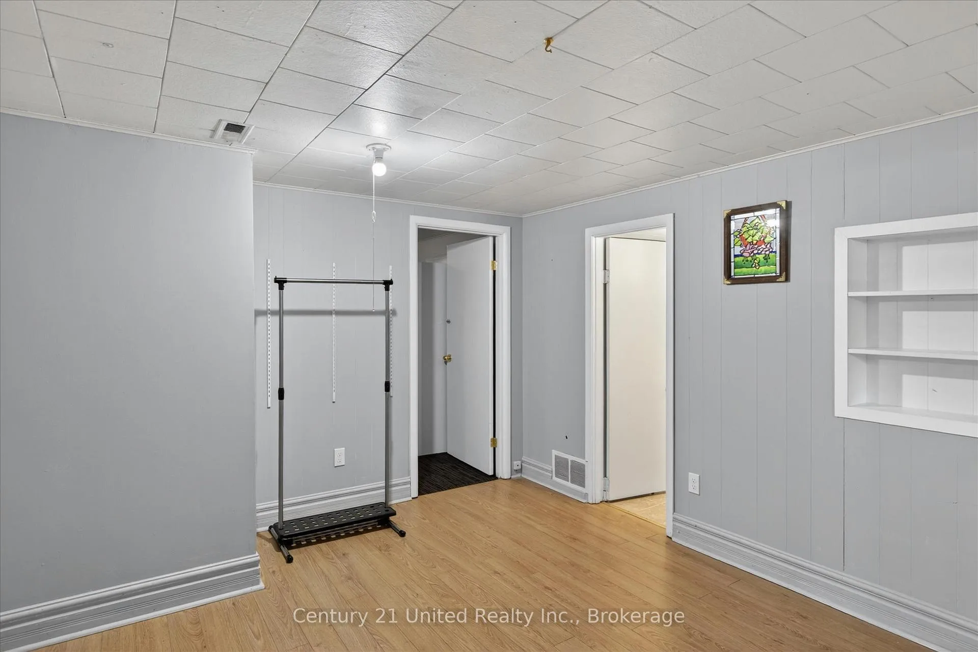 Photo 32 of 818 Rishor Crescent, Peterborough, Northcrest Ward 5 — HOMEH
