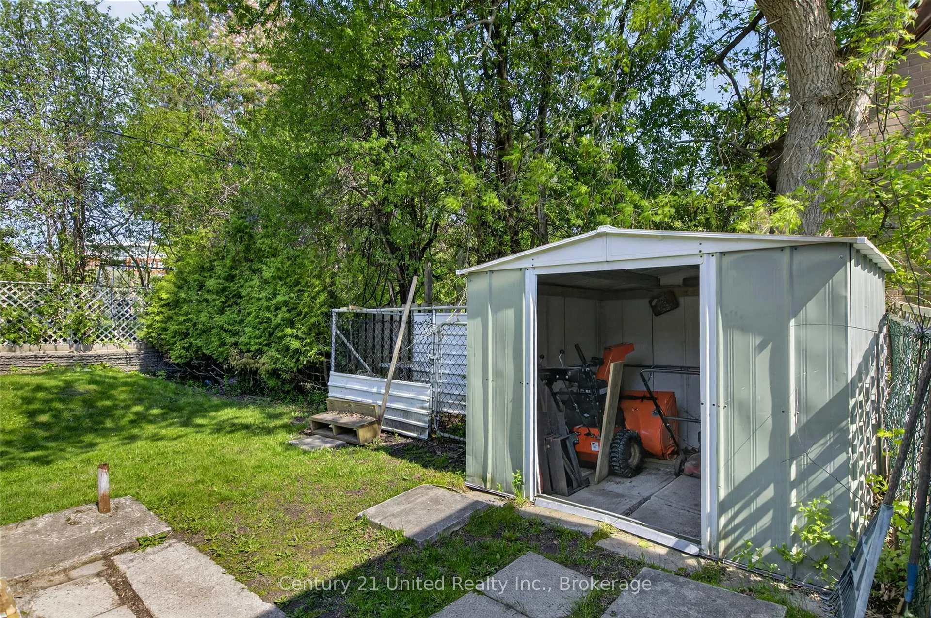 Photo 45 of 818 Rishor Crescent, Peterborough, Northcrest Ward 5 — HOMEH