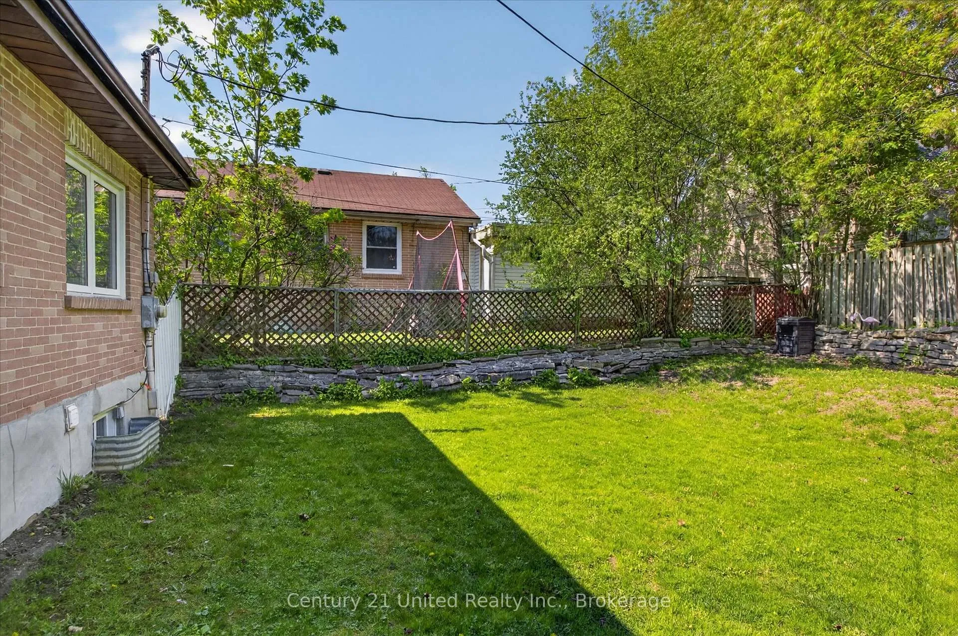 Photo 46 of 818 Rishor Crescent, Peterborough, Northcrest Ward 5 — HOMEH