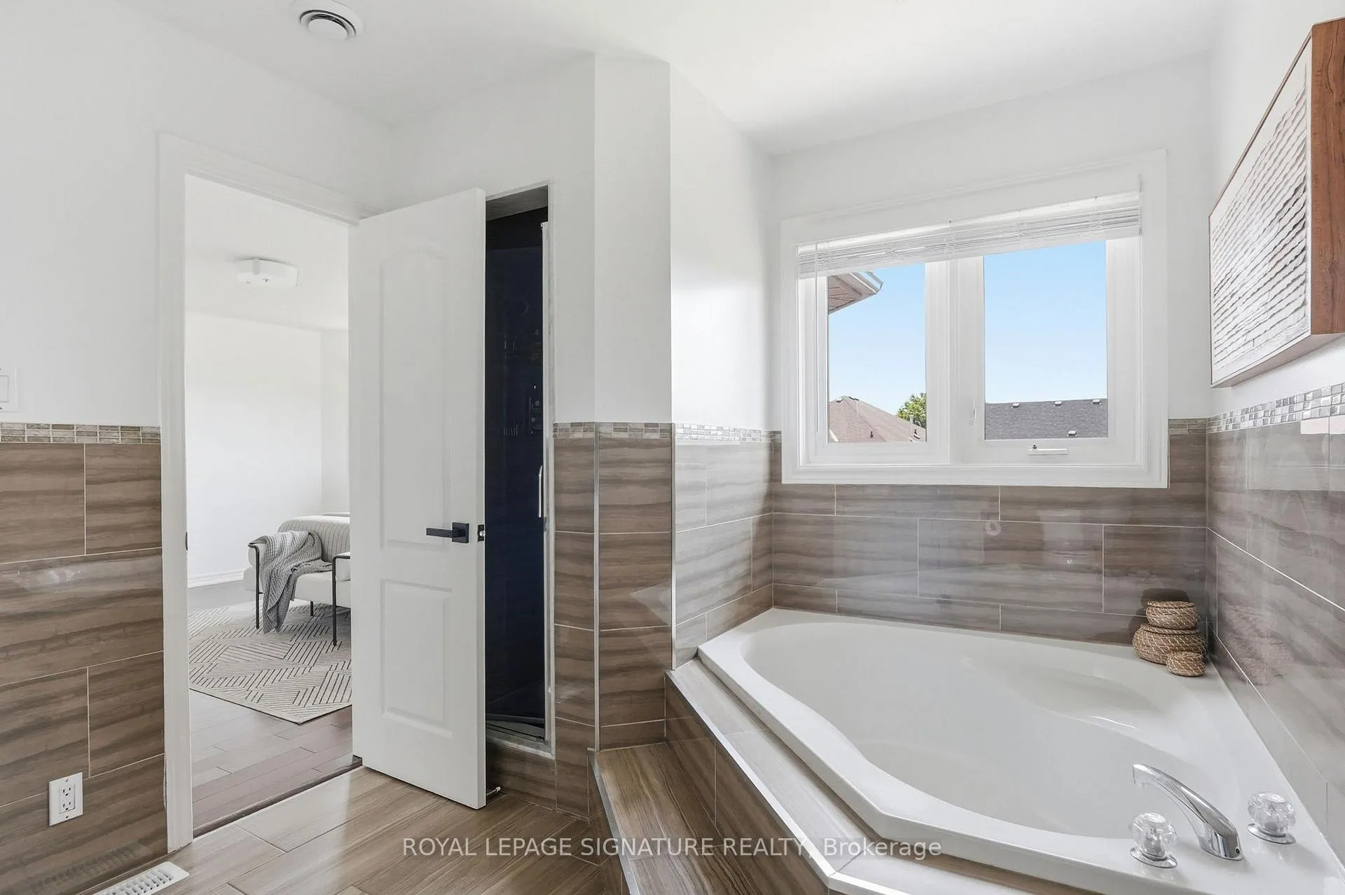 Photo 27 of 45 Oban Avenue, Vaughan, Maple — HOMEH