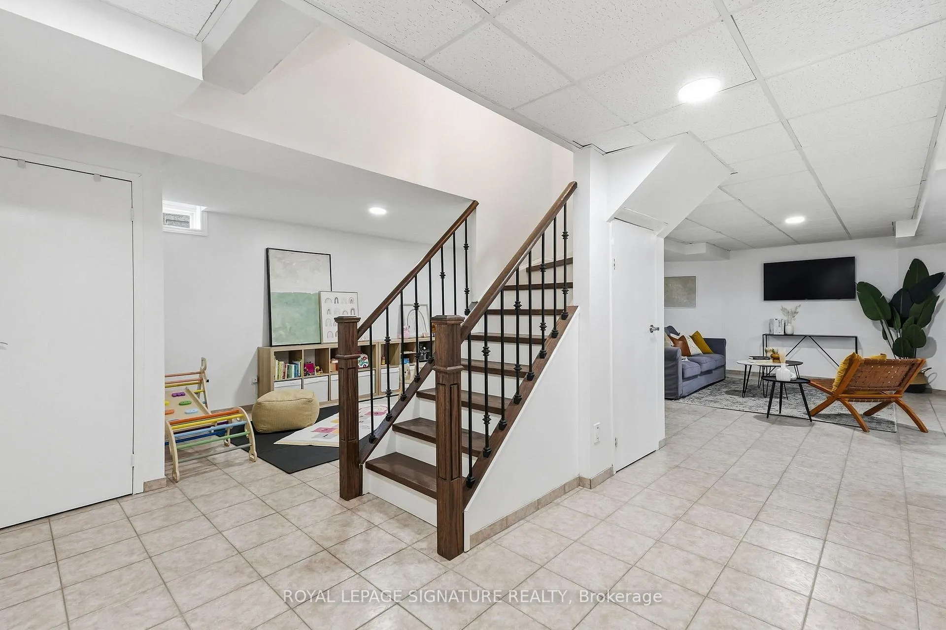 Photo 41 of 45 Oban Avenue, Vaughan, Maple — HOMEH