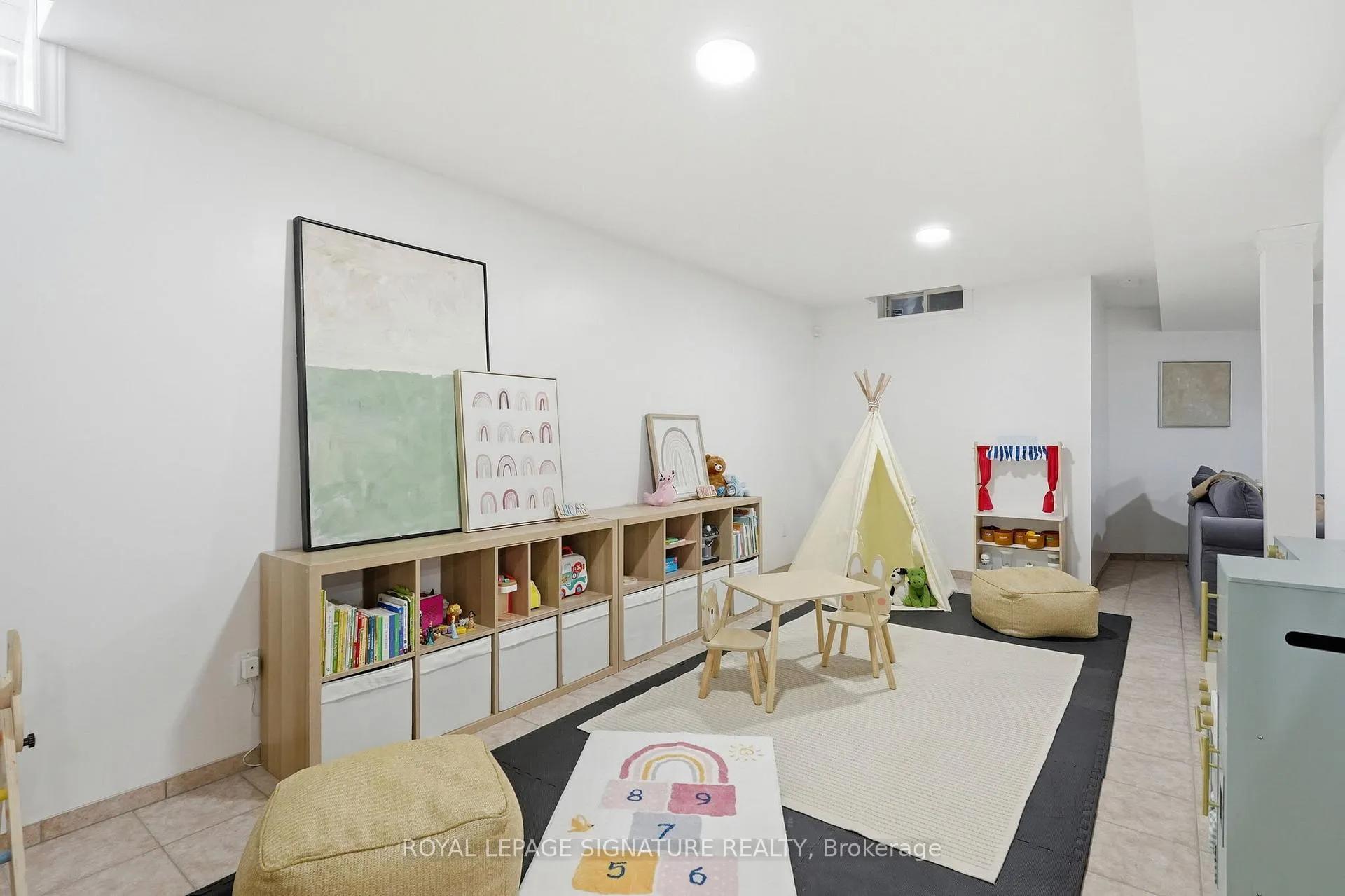 Photo 44 of 45 Oban Avenue, Vaughan, Maple — HOMEH