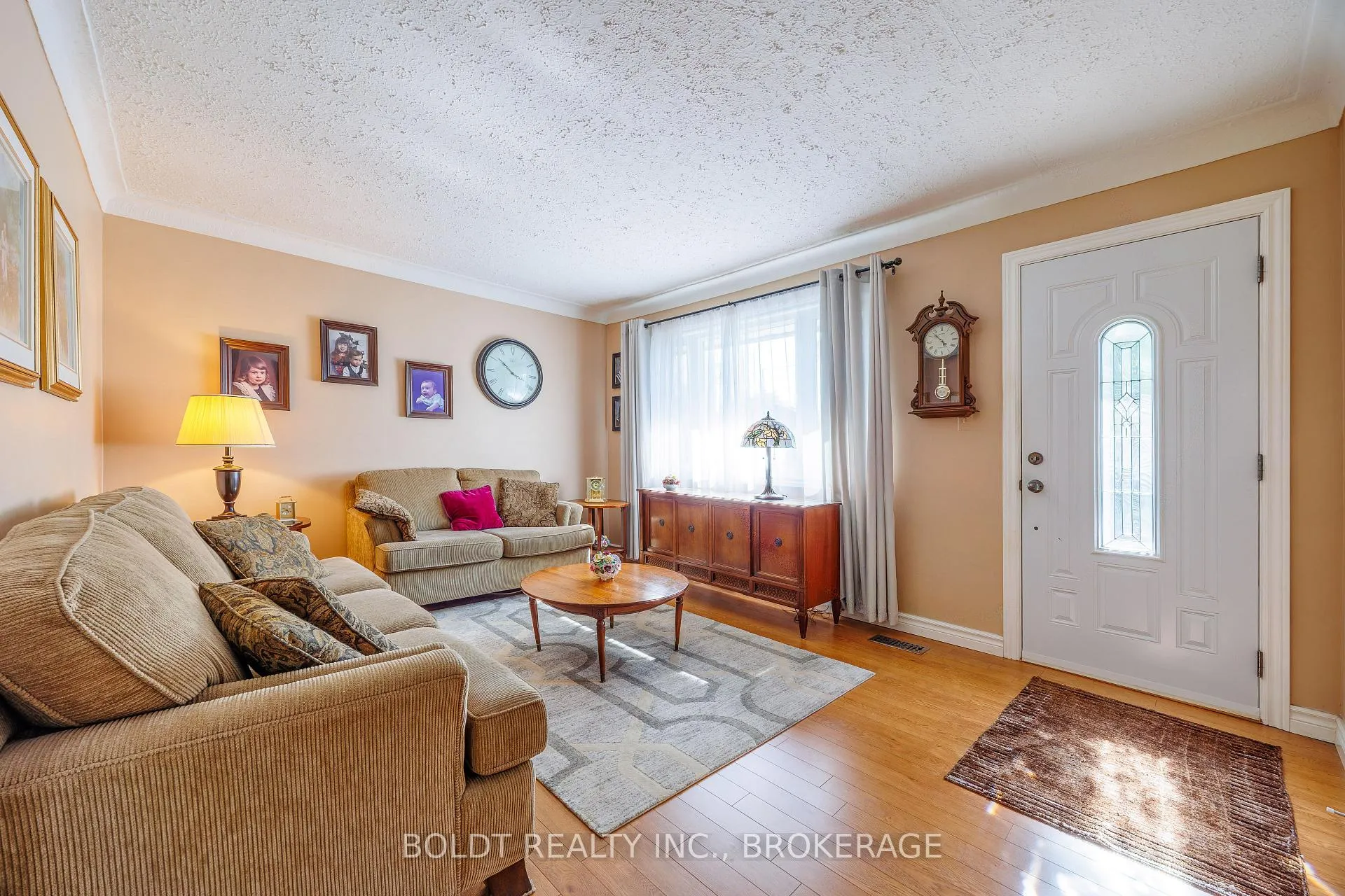 Photo 5 of 41 Ferndale Avenue, St. Catharines, Secord Woods — HOMEH