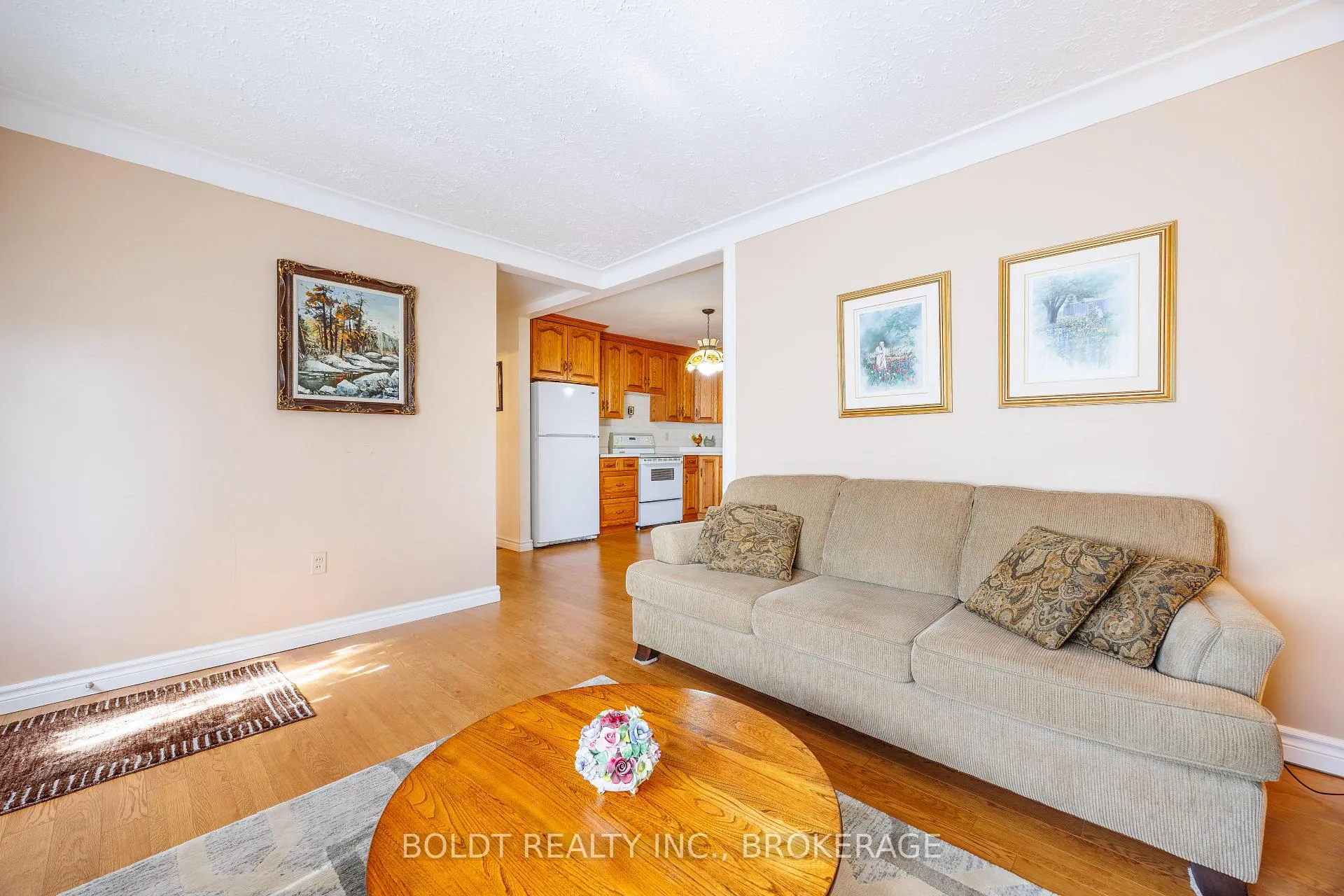 Photo 6 of 41 Ferndale Avenue, St. Catharines, Secord Woods — HOMEH