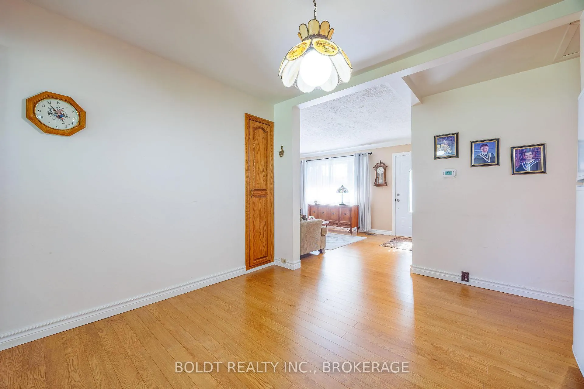Photo 10 of 41 Ferndale Avenue, St. Catharines, Secord Woods — HOMEH