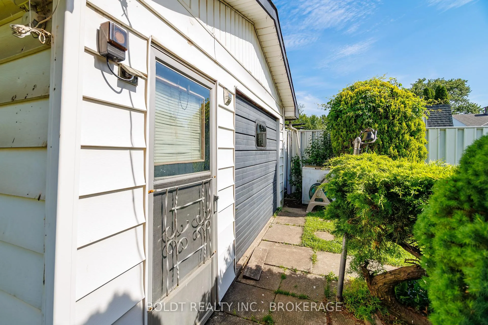 Photo 33 of 41 Ferndale Avenue, St. Catharines, Secord Woods — HOMEH