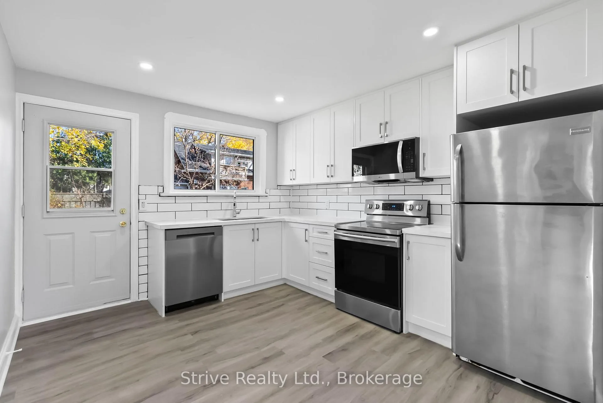 Photo 6 of Unit Main, 73 Central Park Boulevard N, Oshawa, O'Neill — HOMEH