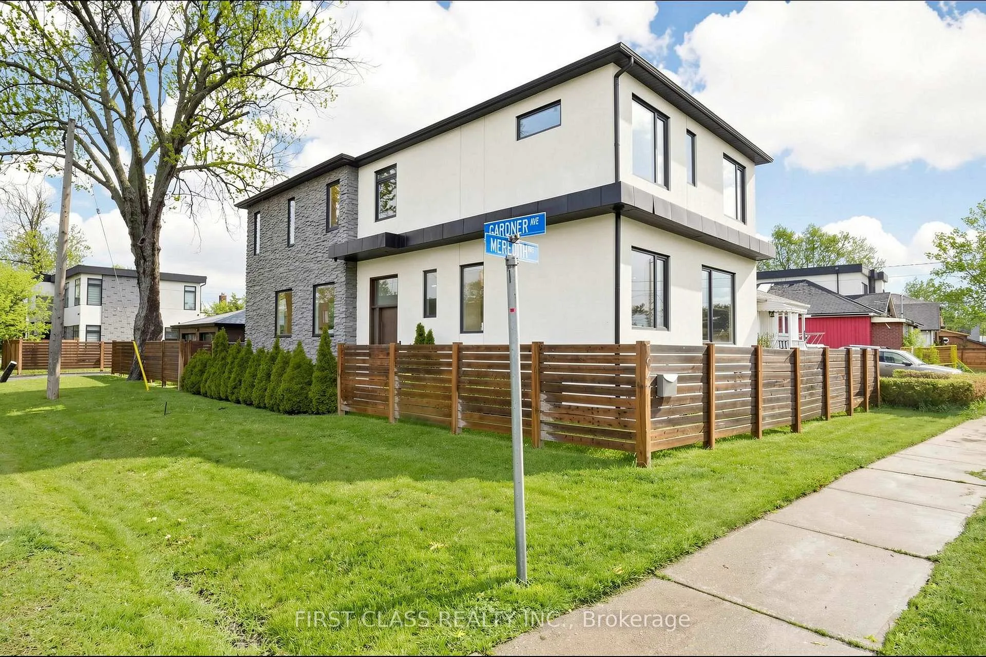 Front of 1047 Meredith Avenue