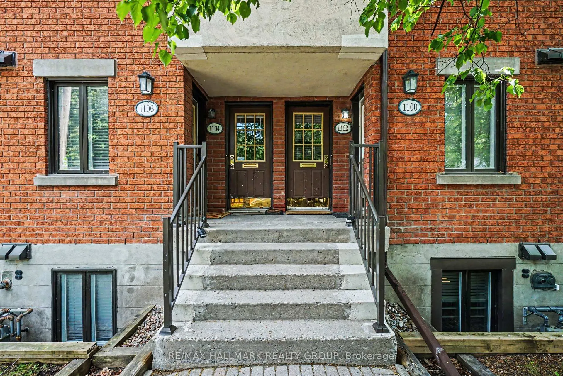 Photo 2 of 1102 Blasdell Avenue, Ottawa, Manor Park — HOMEH