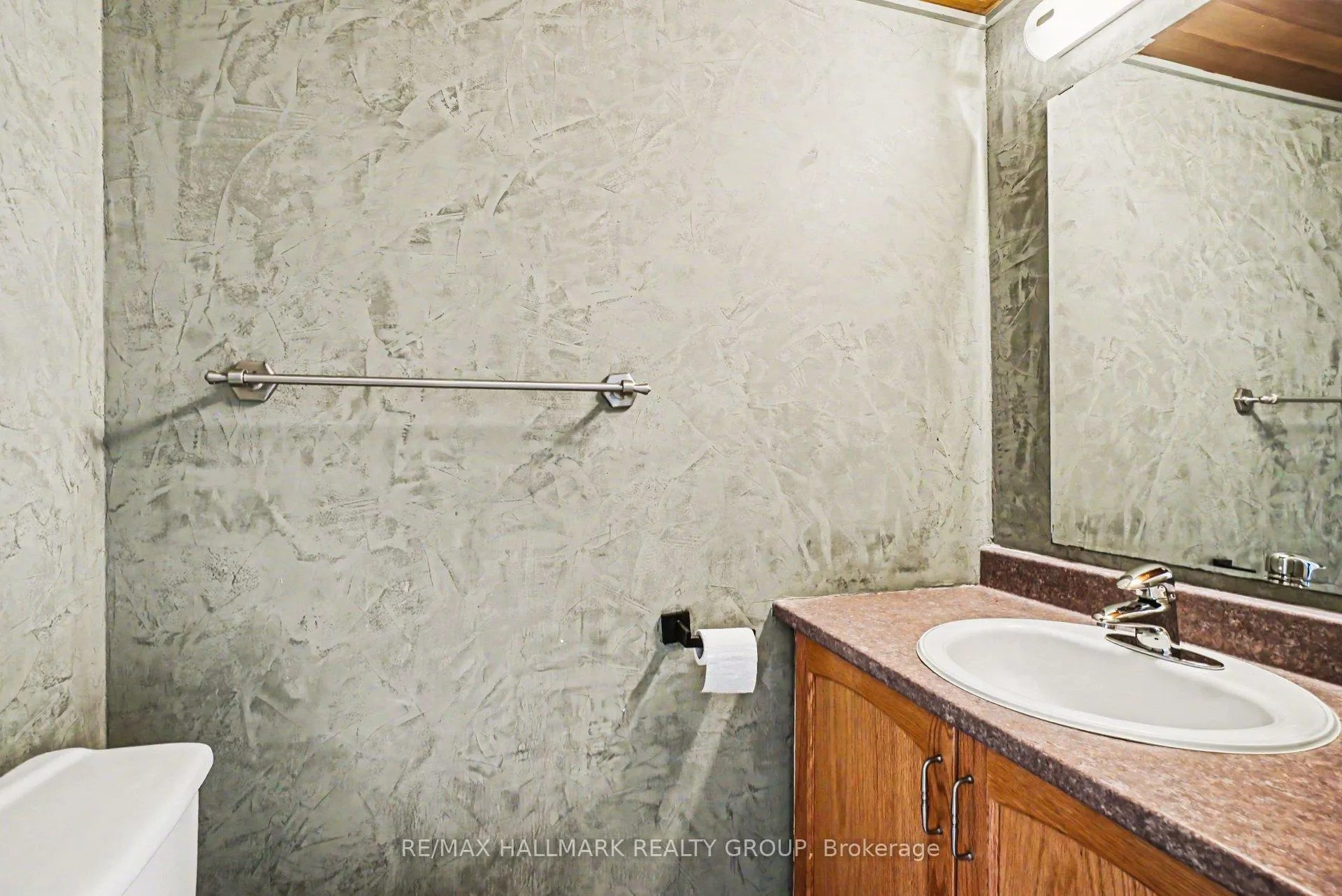Photo 8 of 1102 Blasdell Avenue, Ottawa, Manor Park — HOMEH