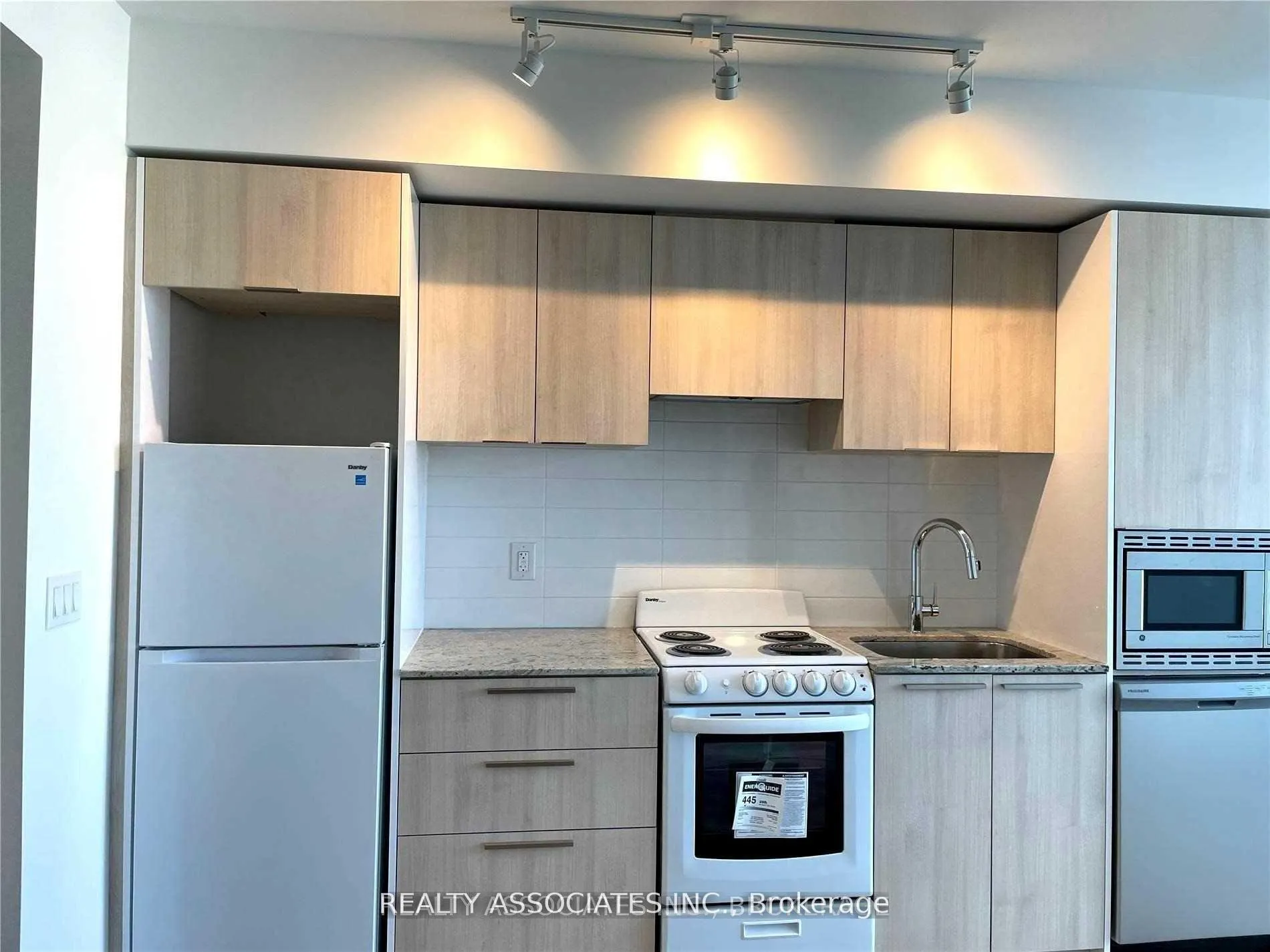 Photo 3 of Unit 4003, 501 Yonge Street, Toronto, Church-Yonge Corridor — HOMEH