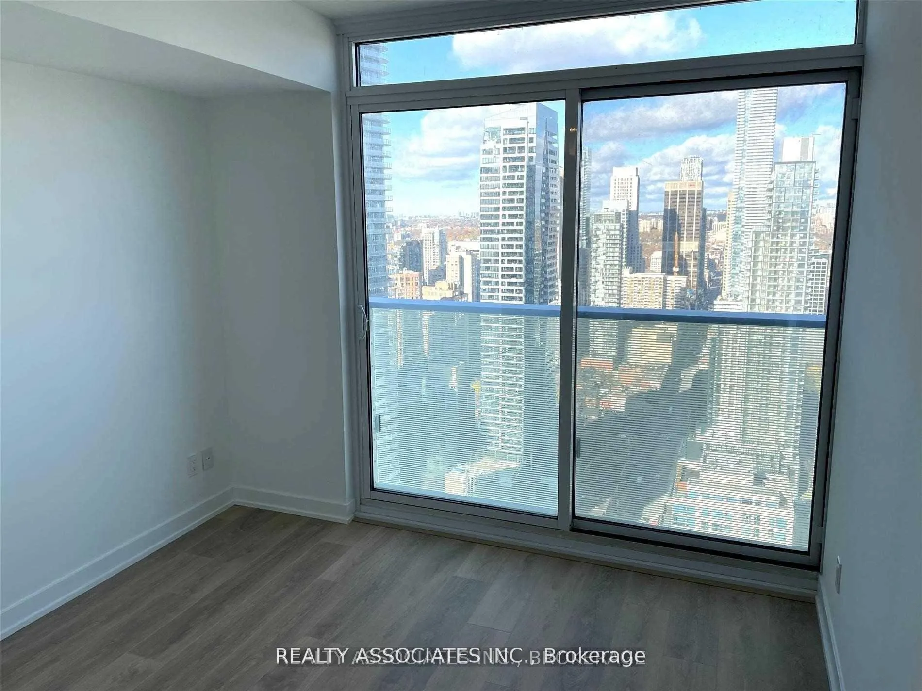 Photo 4 of Unit 4003, 501 Yonge Street, Toronto, Church-Yonge Corridor — HOMEH