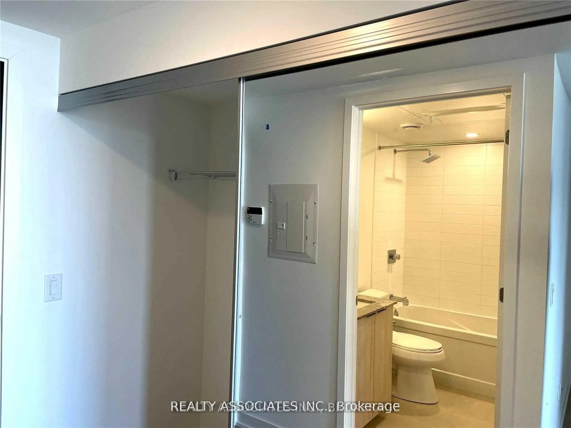 Photo 5 of Unit 4003, 501 Yonge Street, Toronto, Church-Yonge Corridor — HOMEH