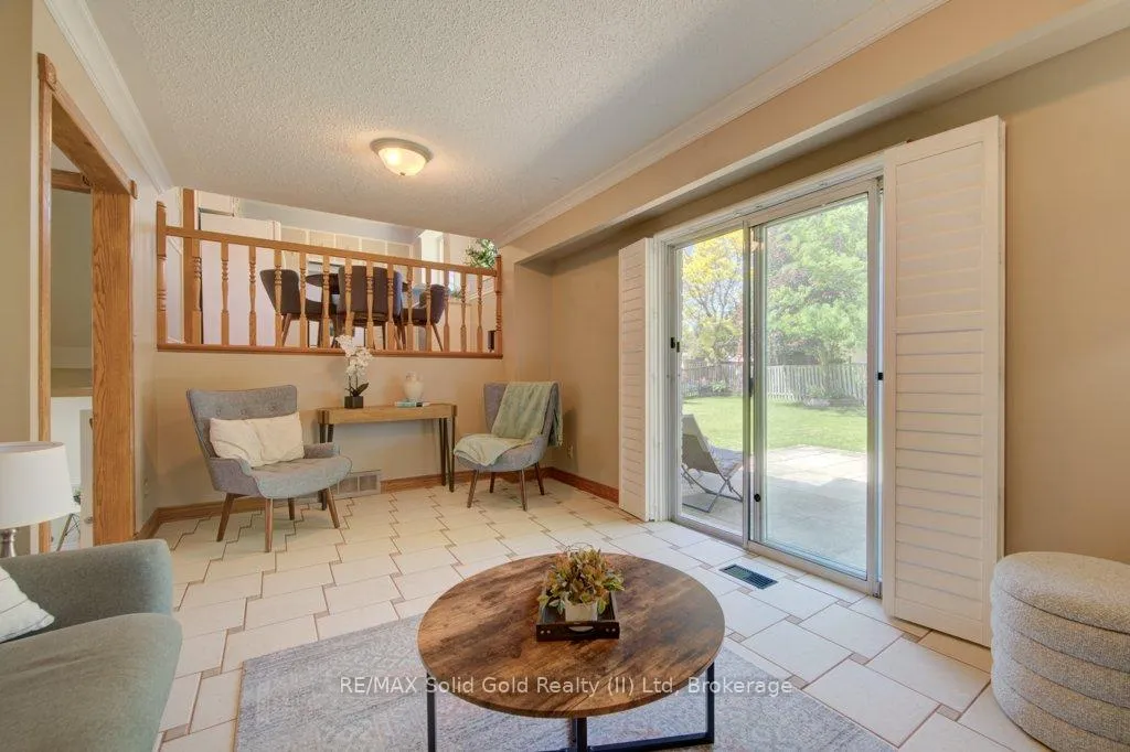 Photo 6 of 16 Sugar Maple Place, Kitchener — HOMEH
