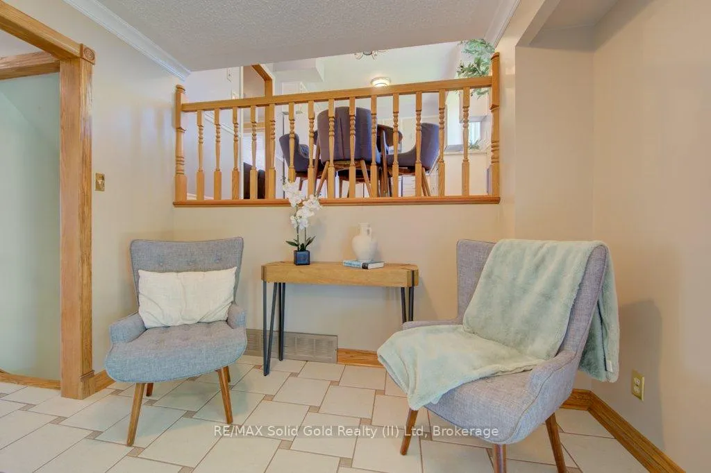 Photo 7 of 16 Sugar Maple Place, Kitchener — HOMEH