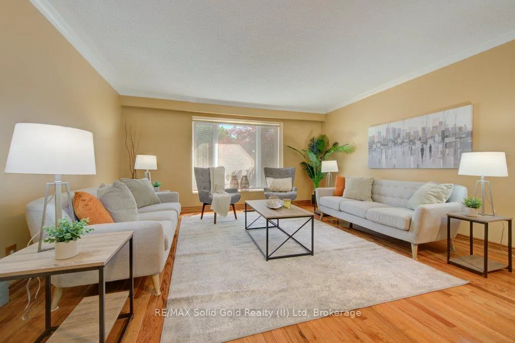 Photo 8 of 16 Sugar Maple Place, Kitchener — HOMEH