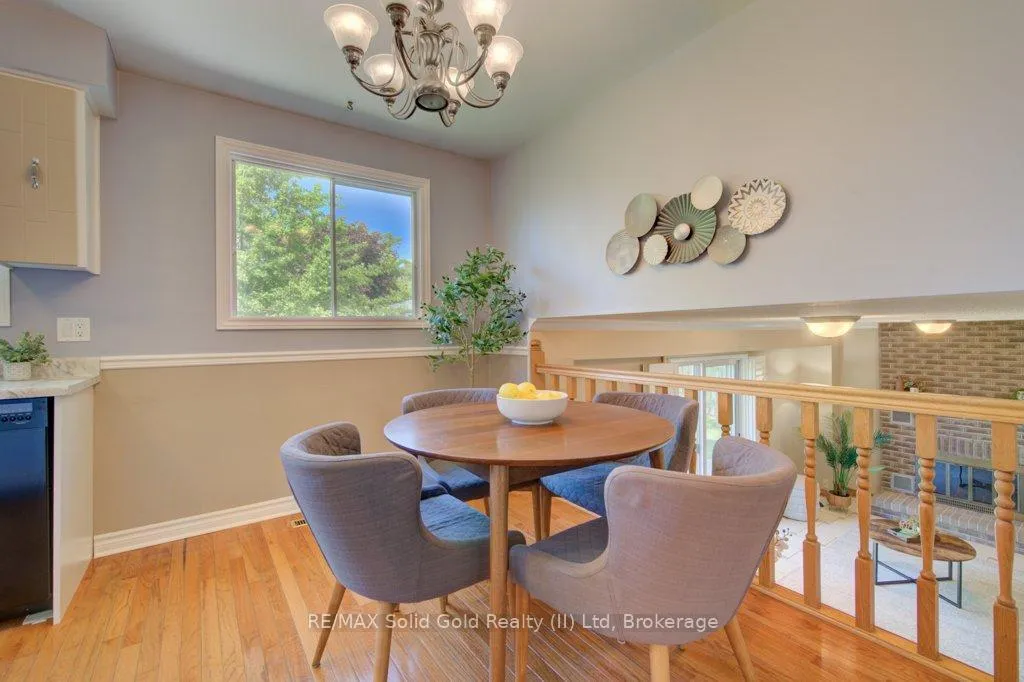 Photo 17 of 16 Sugar Maple Place, Kitchener — HOMEH