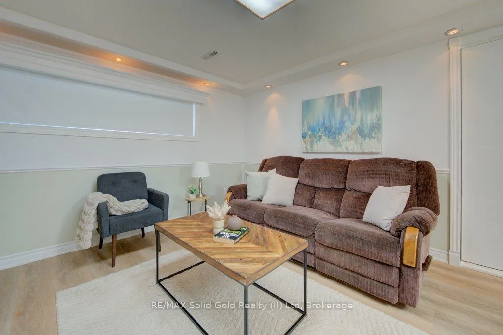 Photo 25 of 16 Sugar Maple Place, Kitchener — HOMEH