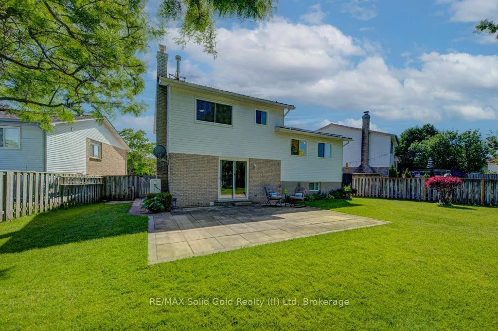 Photo 30 of 16 Sugar Maple Place, Kitchener — HOMEH